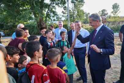 Spor tesisi açılışı çocuklara çifte bayram oldu