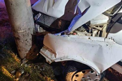 Susurluk’ta otomobil şarampole devrildi:1 yaralı