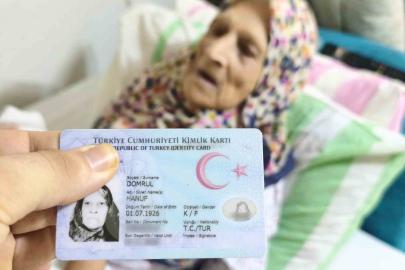 Tarihe tanıklık eden 100 yaşındaki kadın, torununun torununu görerek 171 kişilik aileye sahip oldu