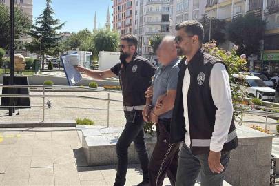 Tartıştığı kişiyi bıçaklayarak öldüren zanlı adliyeye sevk edildi