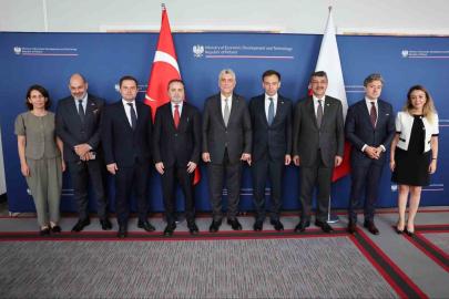Ticaret Bakanı Bolat, Polonya Maliye Bakanı Domanski ile bir araya geldi
