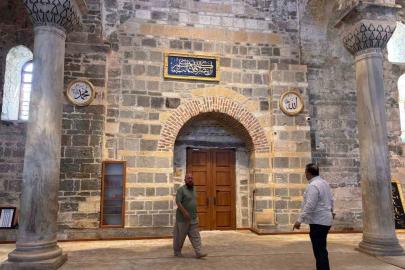 Trabzon Ayasofya hat yazıları ile bezendi