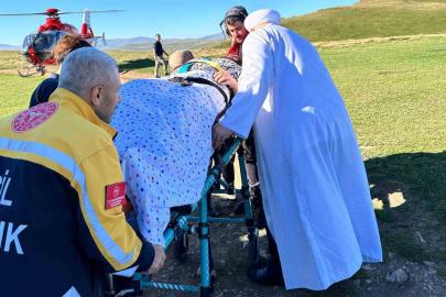 Trabzon’daki Eğrisu Yaylası’nda düşerek yaralanan hasta, ambulans uçakla Kanuni Eğitim ve Araştırma Hastanesi’ne getirildi