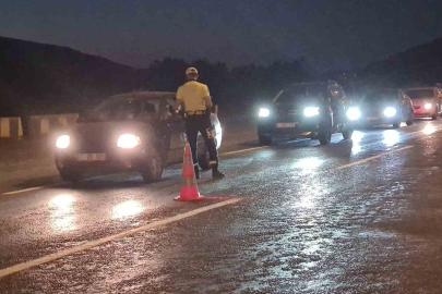 Trafik polislerinden gece denetimi
