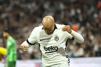 Trendyol Süper Lig: Beşiktaş: 1 - Eyüpspor: 0 (İlk yarı)