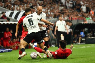Trendyol Süper Lig: Beşiktaş: 2 - Çorum FK: 0 (İlk yarı)