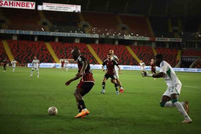 Trendyol Süper Lig: Gaziantep FK: 0 - Çaykur Rizespor: 1 (Maç devam ediyor)