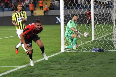 Trendyol Süper Lig: Gençlerbirliği: 2 - Fenerbahçe: 1 (Maç sonucu)
