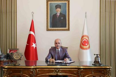 Türkiye Büyük Millet Meclisi Başkanı Numan Kurtulmuş, Milli Dayanışma ve Toplumsal Bütünleşmenin Güçlendirilmesine Dair Kanun Teklifi’ni imzaladı.