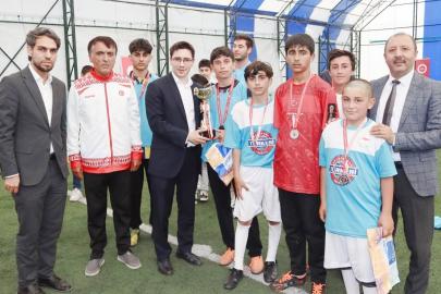 Turnuvanın şampiyonu Semihaşakir