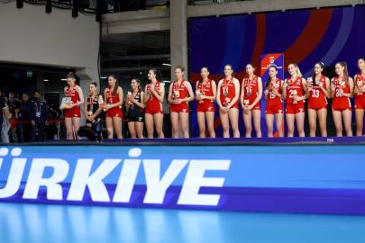 U17 Kadın Milli Voleybol Takımı, dünya ikincisi oldu