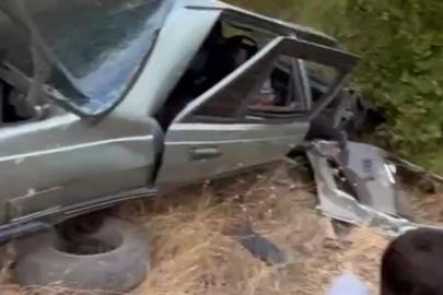 Uçuruma yuvarlanan otomobilin sürücüsü yaralandı