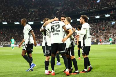 UEFA Avrupa Ligi: Beşiktaş: 2 - Kauno Zalgiris: 0 (İlk yarı)