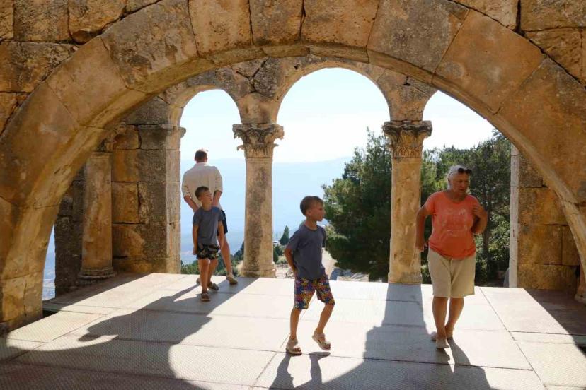 UNESCO listesindeki Alahan Manastırı zamana direniyor