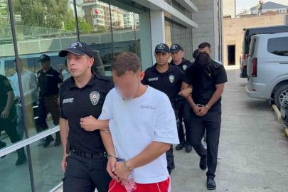Uyuşturucu operasyonunda gözaltına alınan 4 şüpheli adliyeye sevk edildi