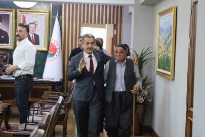 Vali Ekici hafta sonunu vatandaşlara ayırdı: 2 günde 50 vatandaşla görüştü