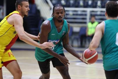 Y. Denizli Basket ilk provasında Göztepe ile berabere kaldı