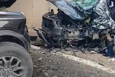 Yalova’da pikap ile hafif ticari araç kafa kafaya çarpıştı: 3 yaralı