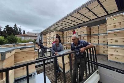 Yangından etkilenen arıcılara 2 bin kovan dağıtıldı