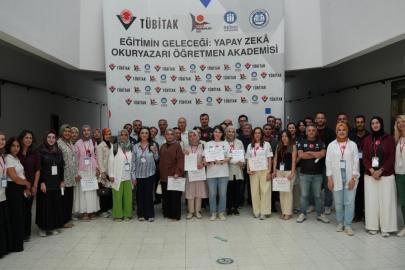 Yapay zeka okuryazarı öğretmen akademisi programı sona erdi