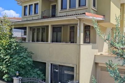 Yazar Murat Koparan Üsküdar’daki villasında ölü bulundu