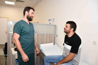 Yemek borusundaki 13 santimetrelik dev kitle kapalı cerrahi yöntemle çıkarıldı