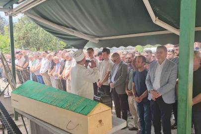 Yeni aldığı motosikletle kaza yapan genç gözyaşları arasında toprağa verildi