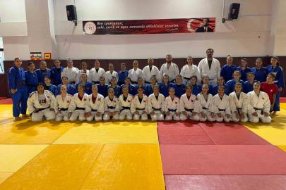 Yıldız Kadın Judo Milli Takımı, Salihli’de güç topluyor