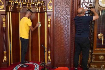 Yunusemre’de ibadethanelerde kapsamlı temizlik çalışması