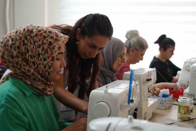 Yunusemre’de kadınlar dikiş kurslarıyla üretime katılıyor