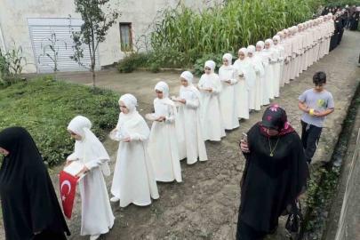 Zeno’da kız hafızlar törenle icazetlerini aldı