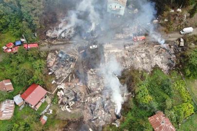 11 evin küle döndüğü köy havadan görüntülendi