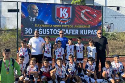 1299 Bilecikspor Kulübü Zafer Kupası’nda grubu lider bitirdi
