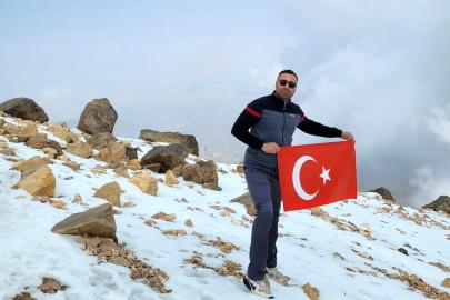 4 bin 811 metrelik Savalan Dağı zirvesine tırmanış