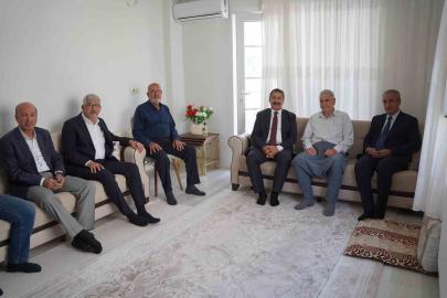 AK Parti’li Yaman, ’Türkiye Yüzyılı Buluşmaları’ kapsamında Kahta’da temaslarda bulundu