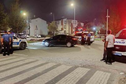 Akrabalar arasında bıçaklı kavga: 1 yaralı