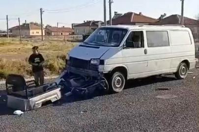 Aksaray’da minibüs 3 tekerli mopede çarptı: 5 yaralı