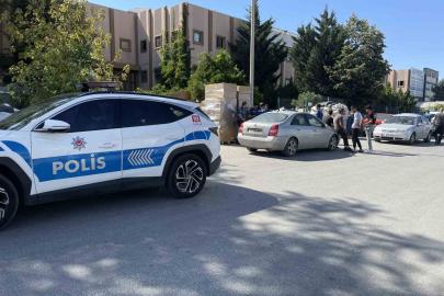 Alacak verecek kavgasında göğsünden bıçaklandı