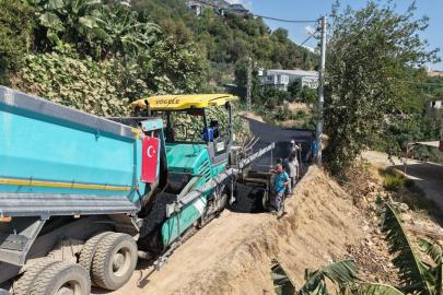 Alanya’da 2.5 kilometrelik sıcak asfalt çalışması tamamlanıyor