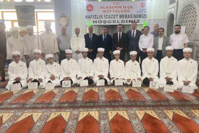 Alaşehir’de 11 öğrenci hafızlık icazeti aldı