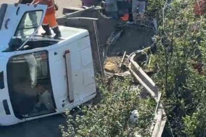 Anadolu Otoyolu’nda bakım aracına çekici çarptı: 3 yaralı