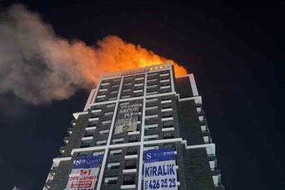 Ankara’da bir binanın çatısında yangın çıktı