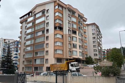 Ankara’da evde çıkan yangında mahsur kalan anne ile oğlu kurtarıldı