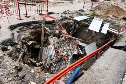 Ankara’da sel sonrası yol yarıldı, hasarın boyutu gün ağarınca ortaya çıktı