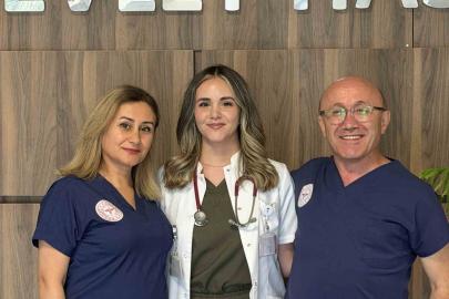 Anne ve babasının görev yaptığı hastanede doktor oldu: "Evde prensesimiz, hastanede doktor hanım"