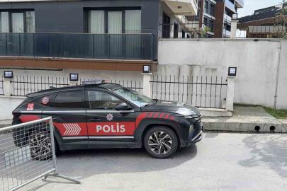 Annesiyle tartıştı, öfkesini İETT durağından çıkardı: Kaldırım taşıyla camını kırdı