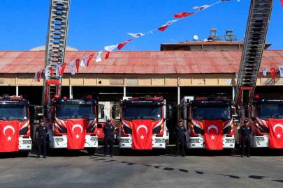 Antalya İtfaiyesi araç filosunu güçlendirdi: 24 yeni itfaiye aracı sahada