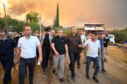 Antalya Valisi Şahin: "Aksu yangını devam ediyor, Kumluca yangınının enerjisi düşürüldü"