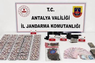 Antalya’da iki ilçede uyuşturucu operasyonu: 6,8 kilo skunk ele geçirildi