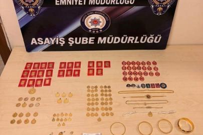 Antalya’da kendisini komiser olarak tanıtıp 3 milyon TL’lik ziynet eşyası dolandırdılar